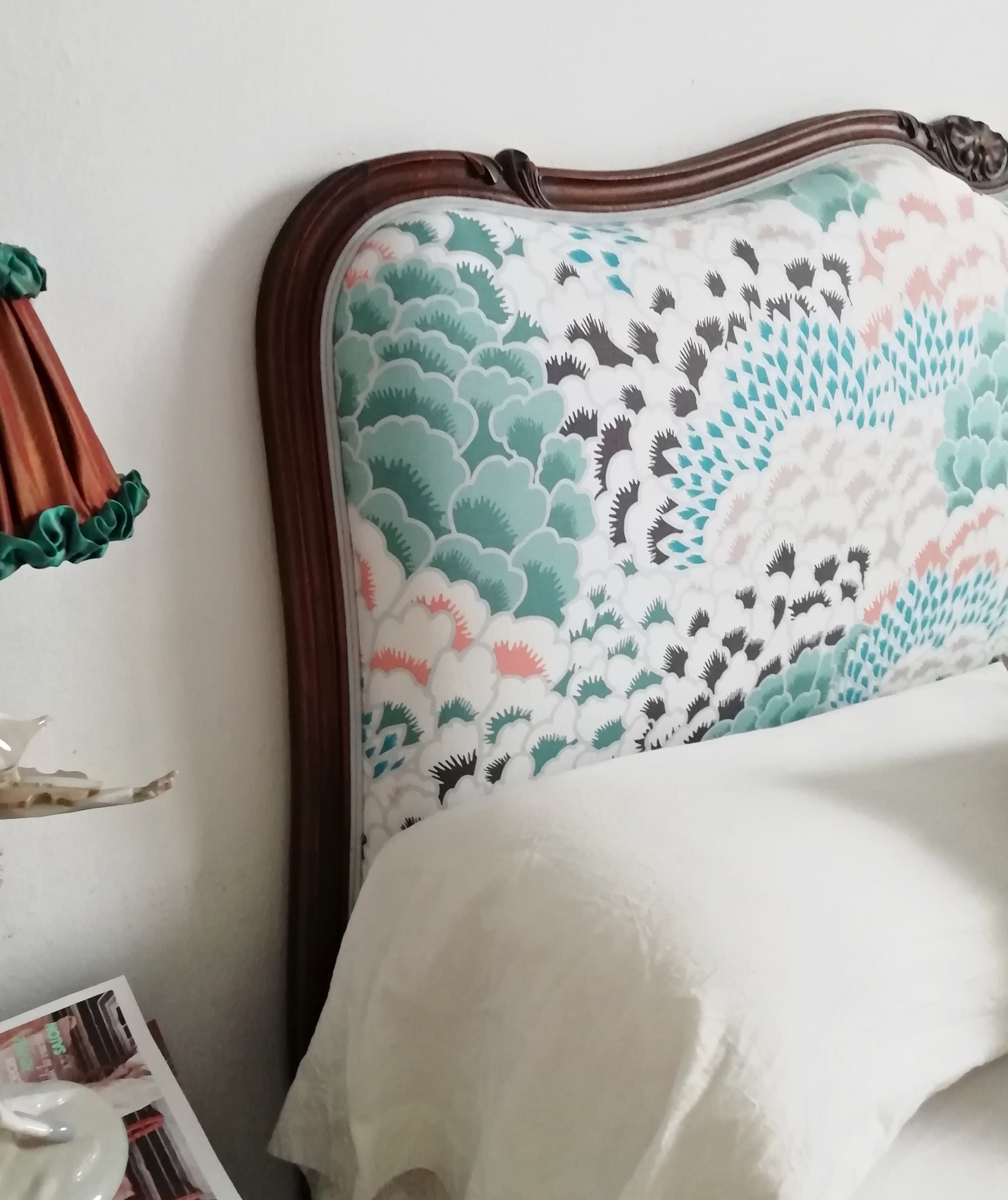 Antes y después de una antigua cama estilo Luis XV