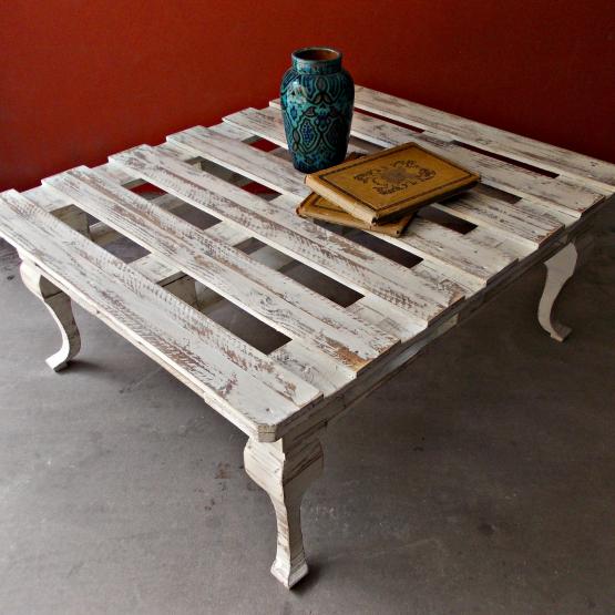 mesa de centro rústico chic con palet disponible en la tienda online bohemianandchic