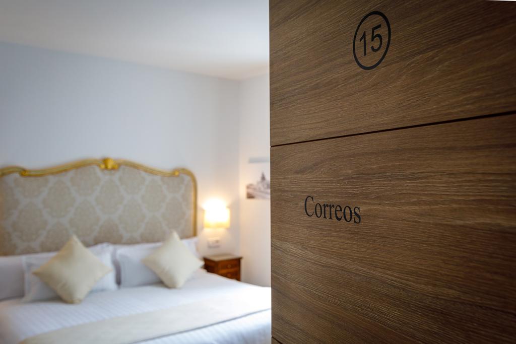 nuestros muebles visten las habitaciones de un hotel