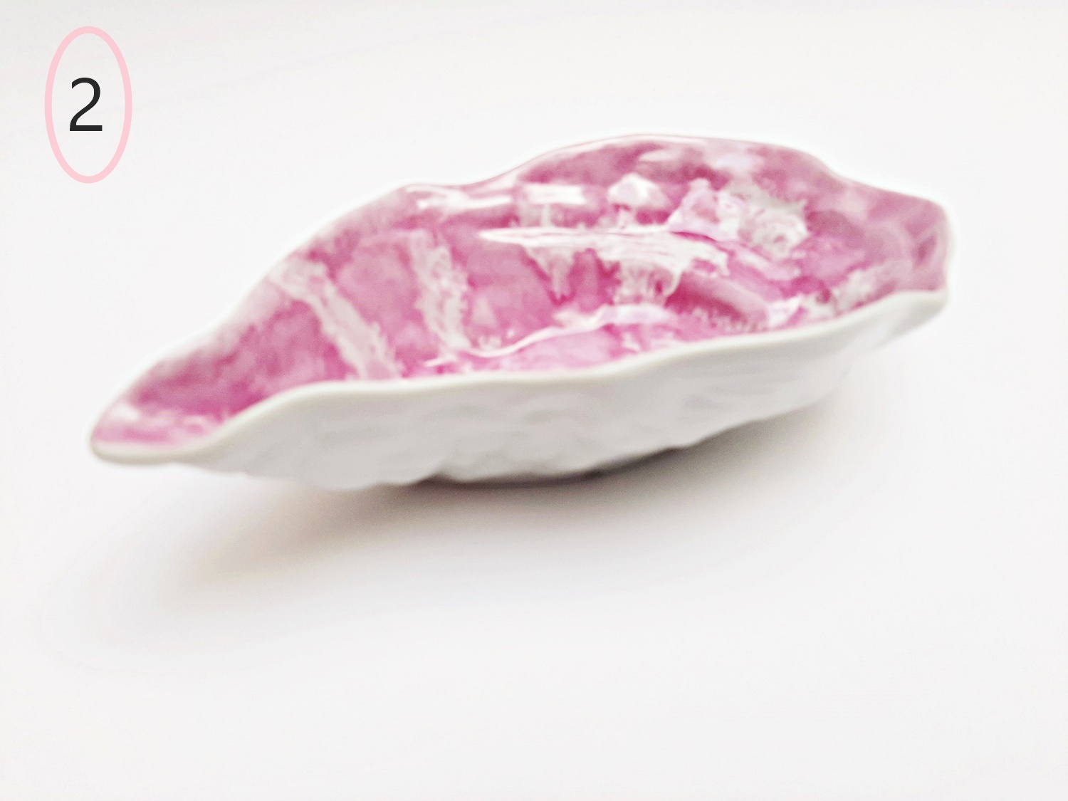 concha de porcelana en forma de ostra artesanal