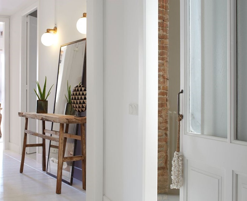 Un  piso de estilo atemporal y aire mediterráneo