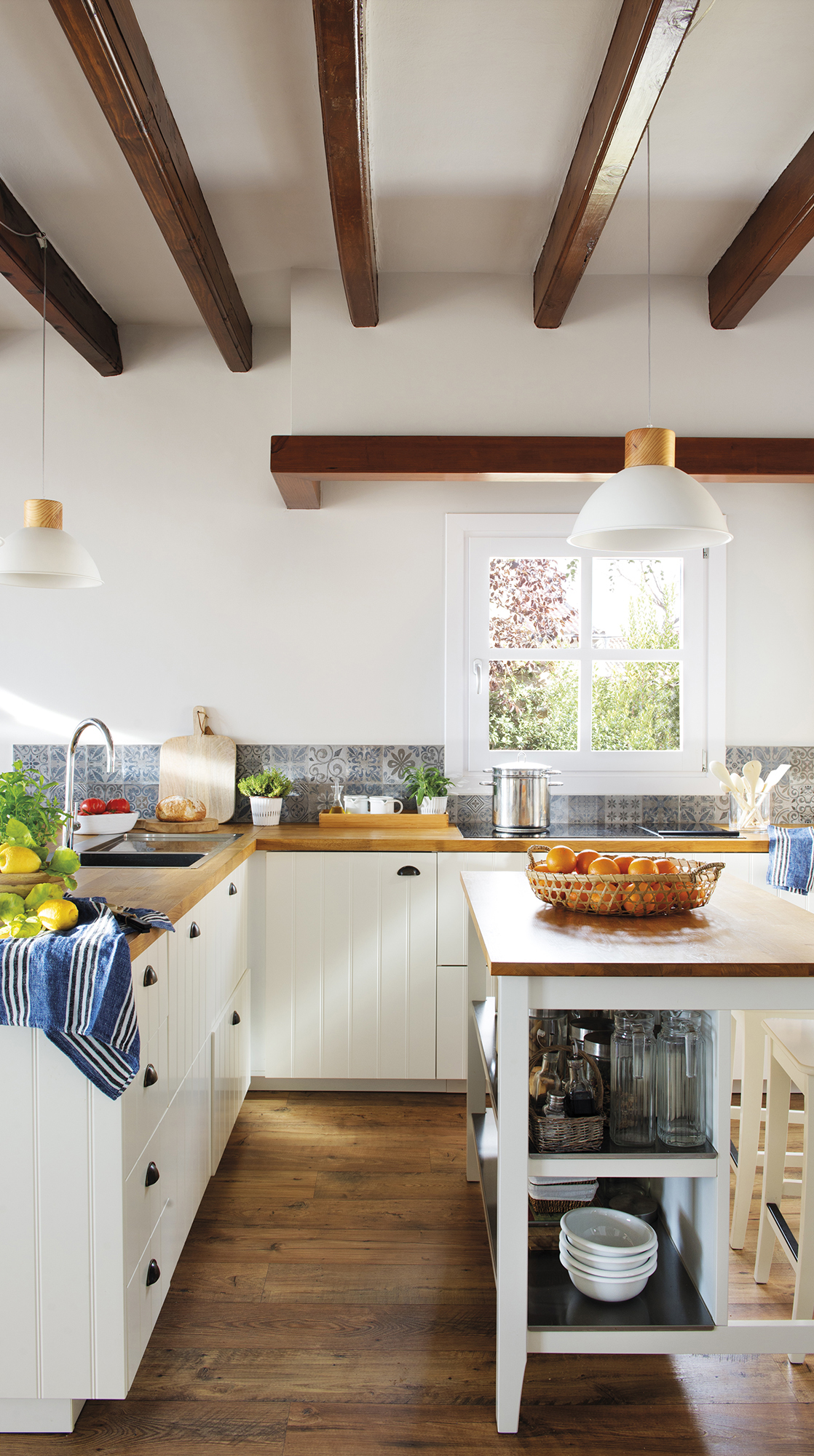 Una casa en el compo con vistas al mar