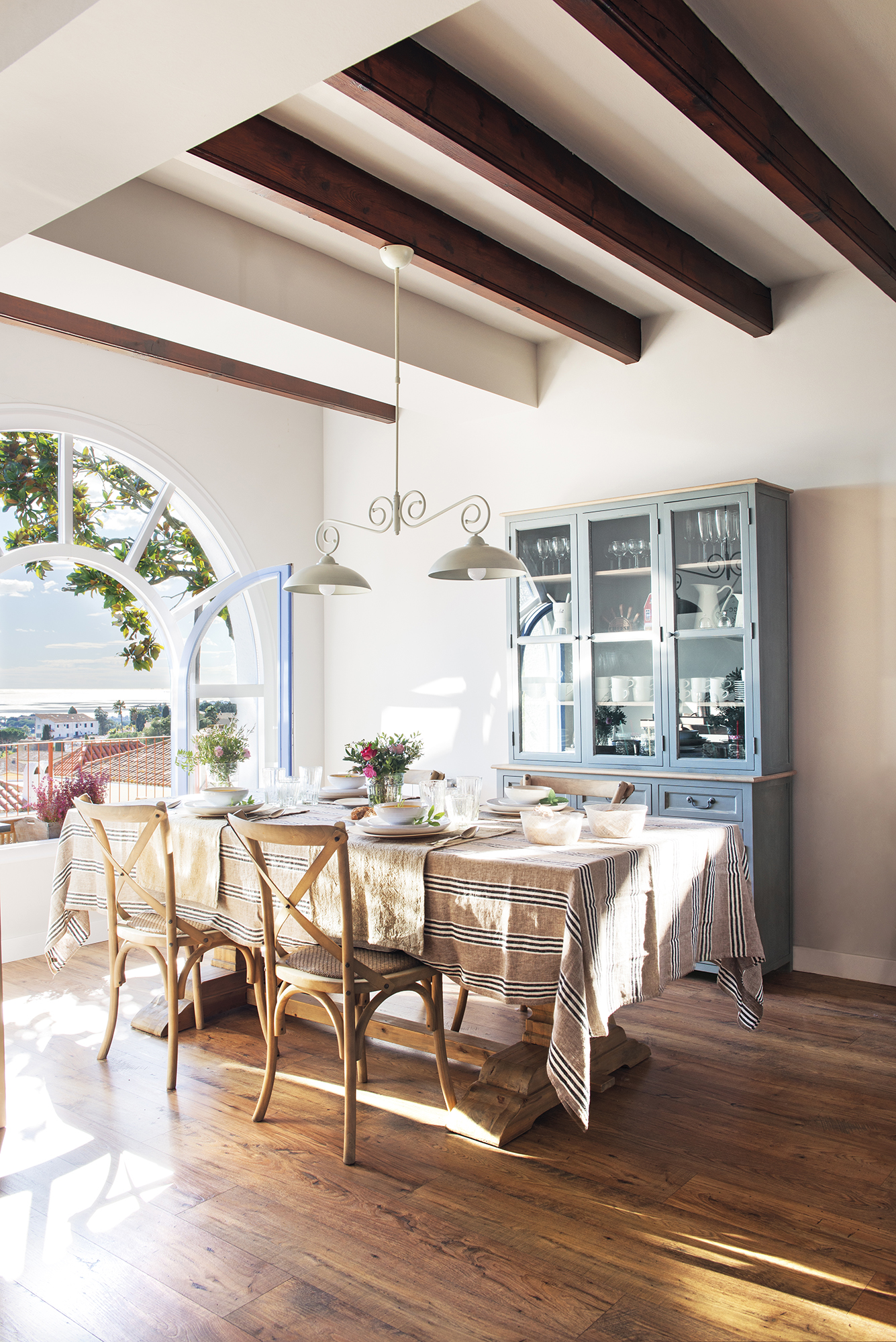 Una casa en el compo con vistas al mar