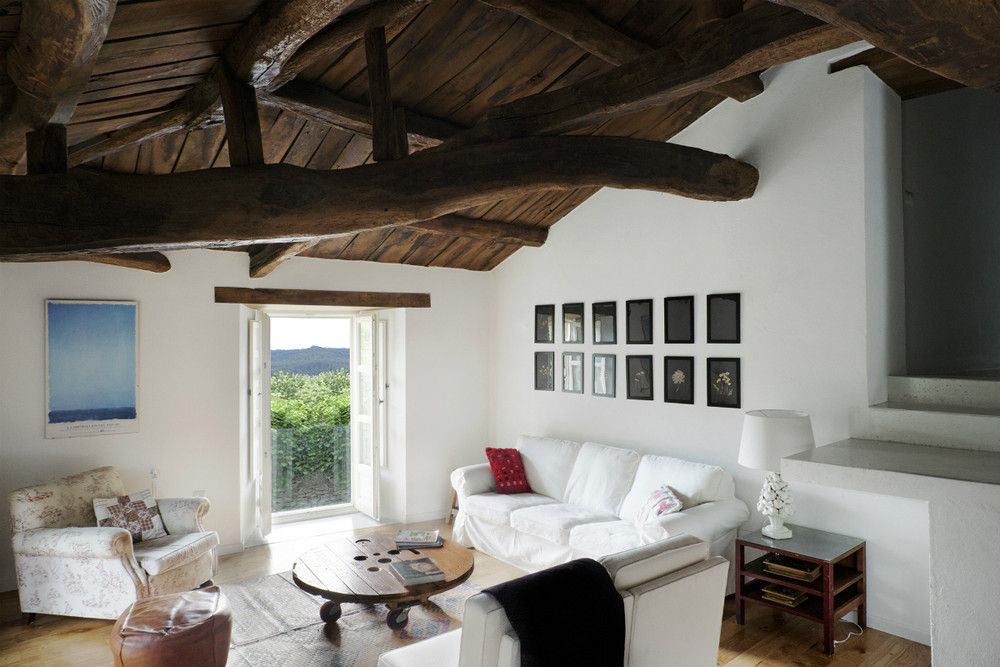 Una casa rural restaurada con un entorno único