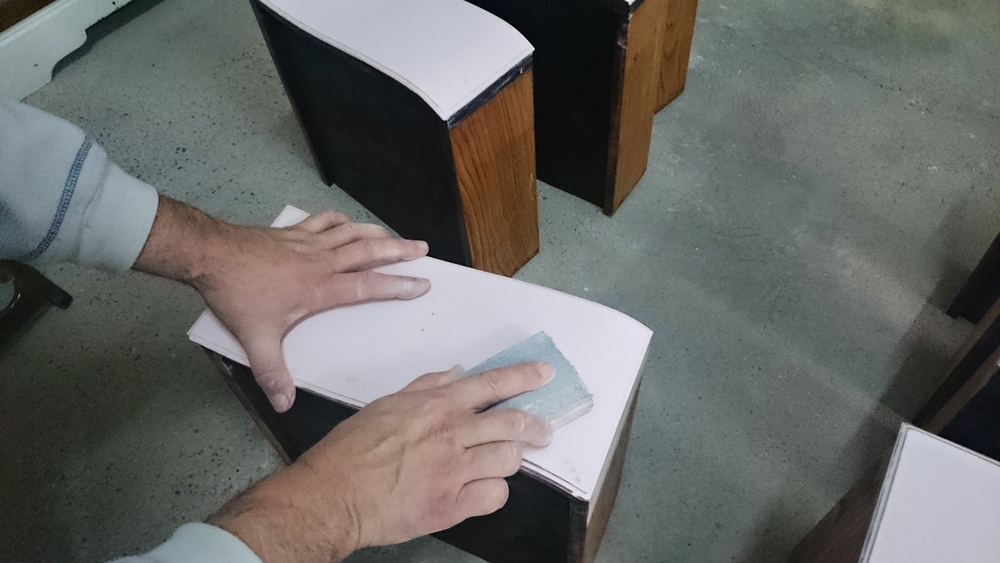 Cómo recuperar de forma original una antigua cómoda estilo inglés