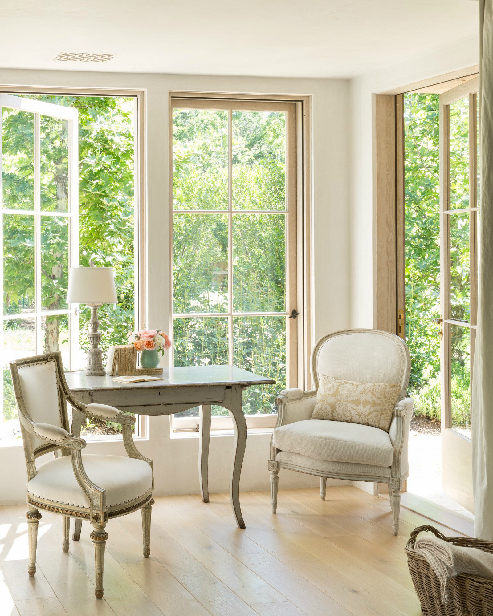 Casa de estilo mediterráneo con un aire chic