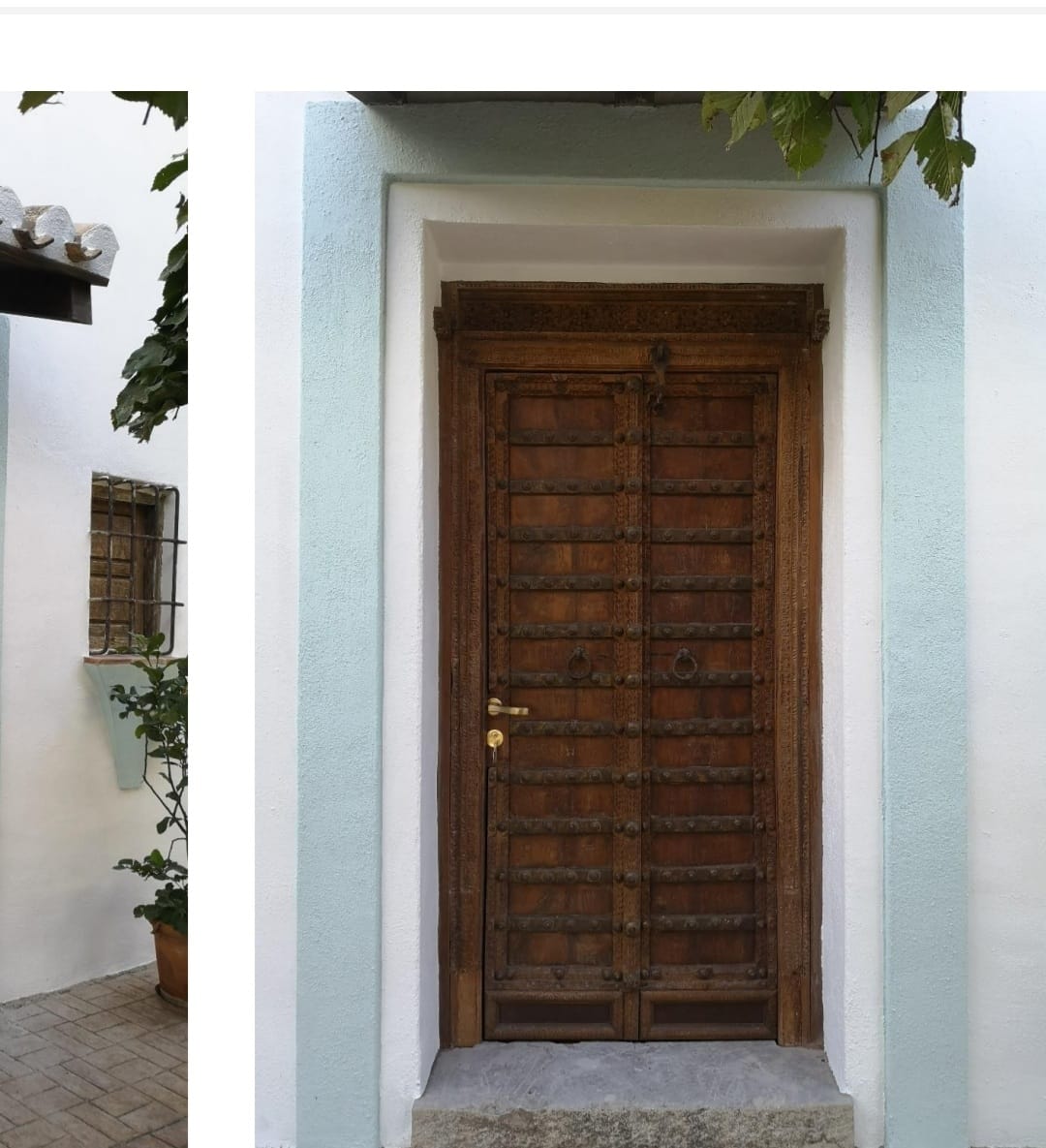 puerta antigua restaurada para reforma de casa de pueblo
