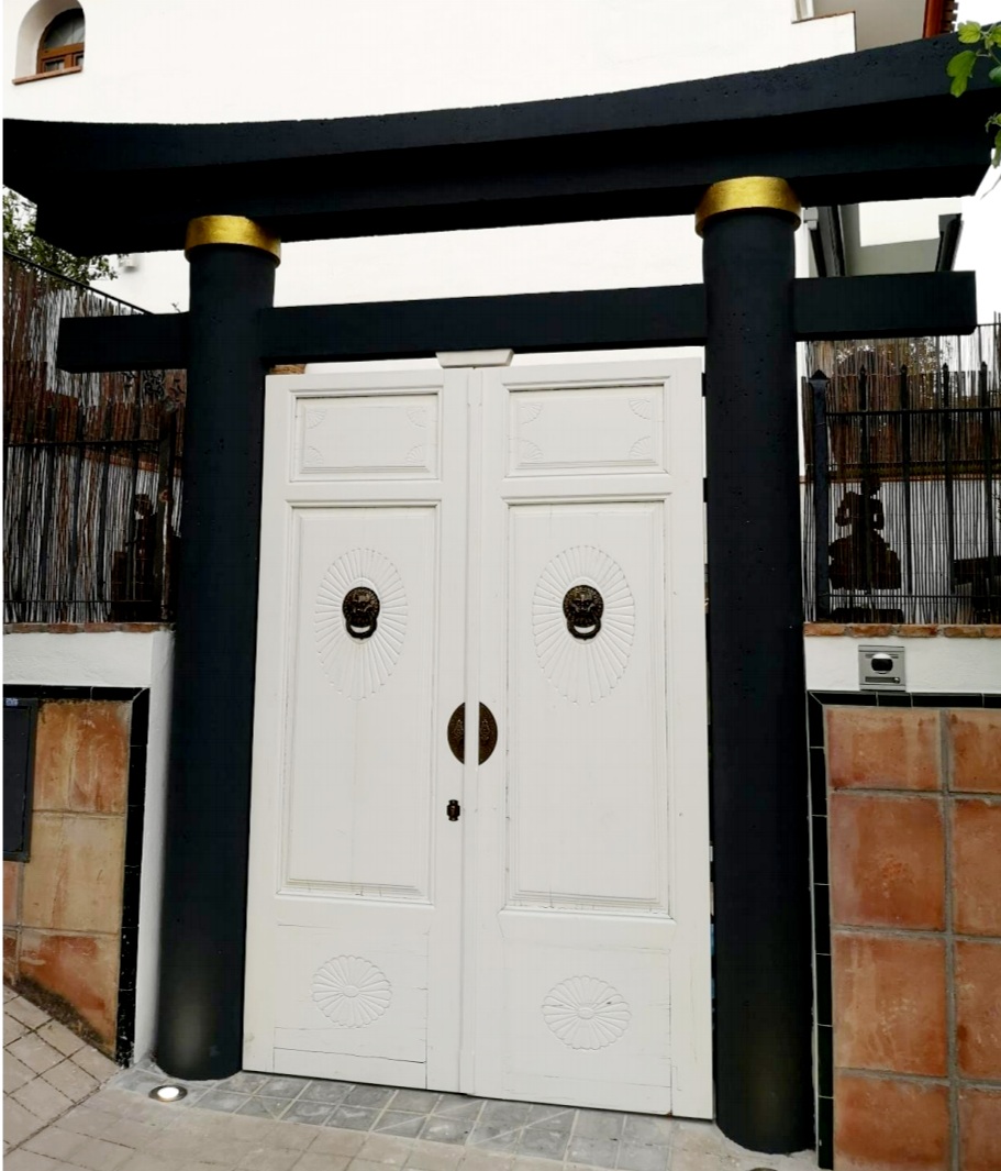 puerta antigua restaurada para reforma chalet