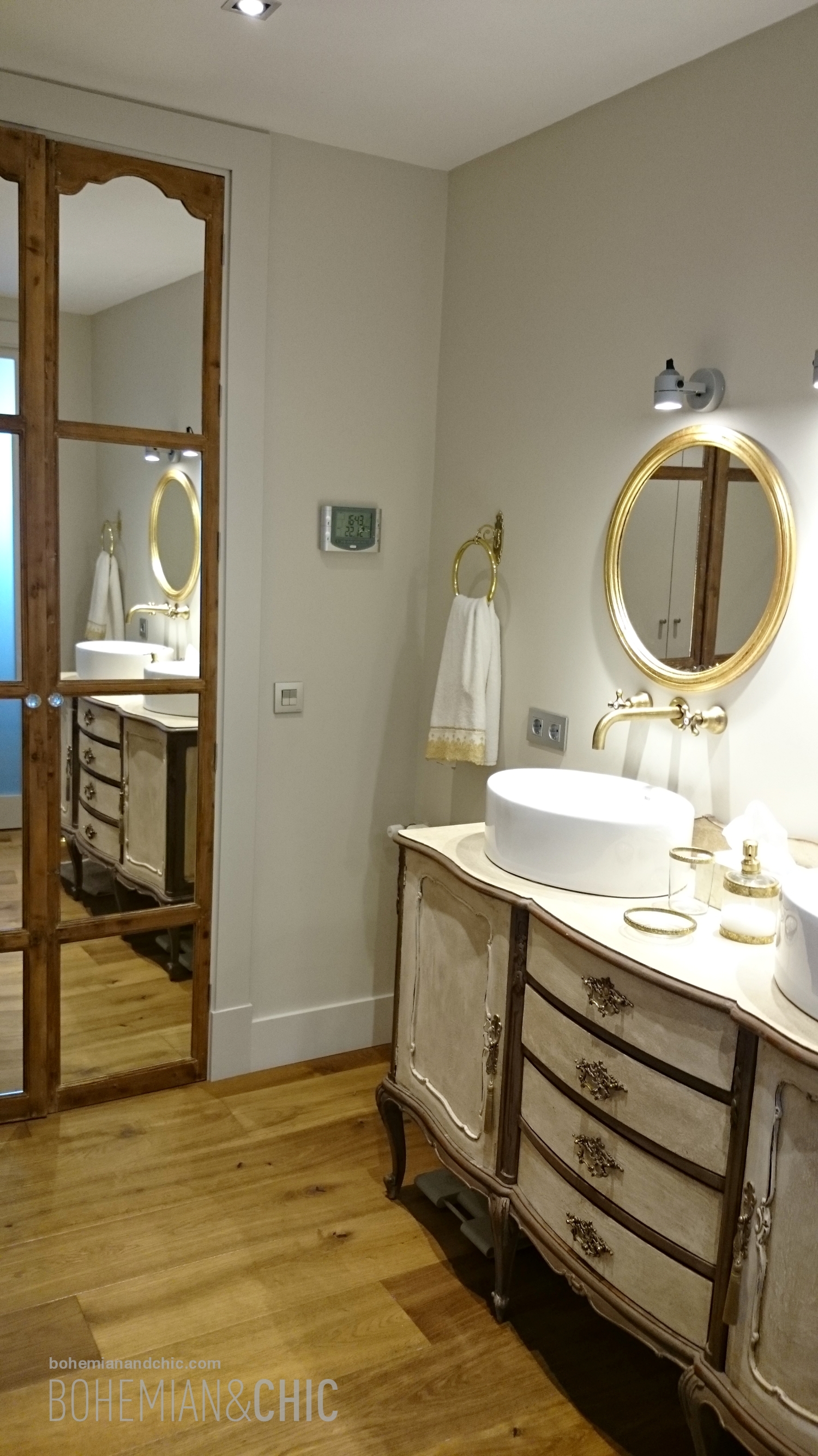 reforma baño con piezas antiguas