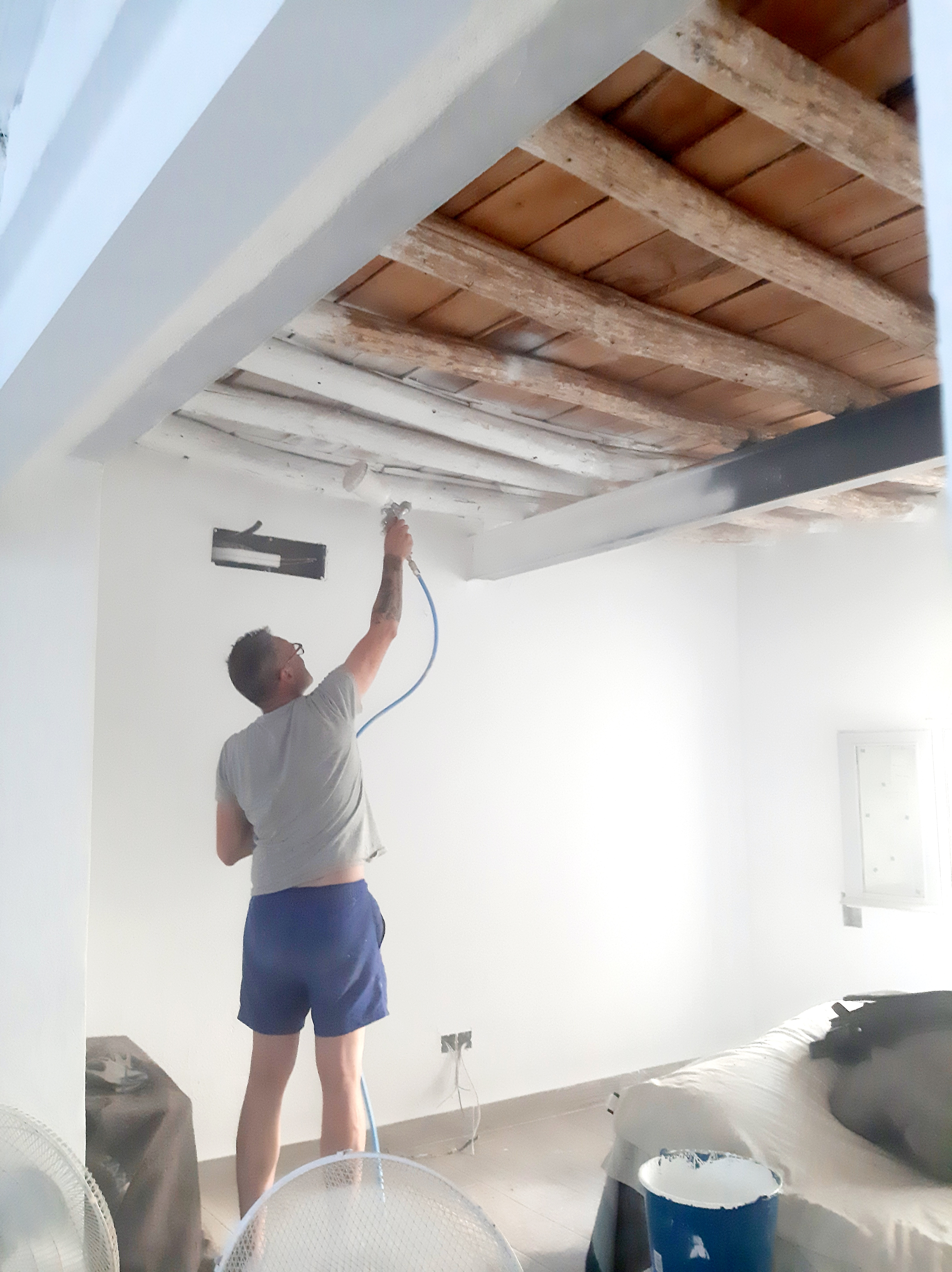 pintura de techos de madera reforma casa antigua