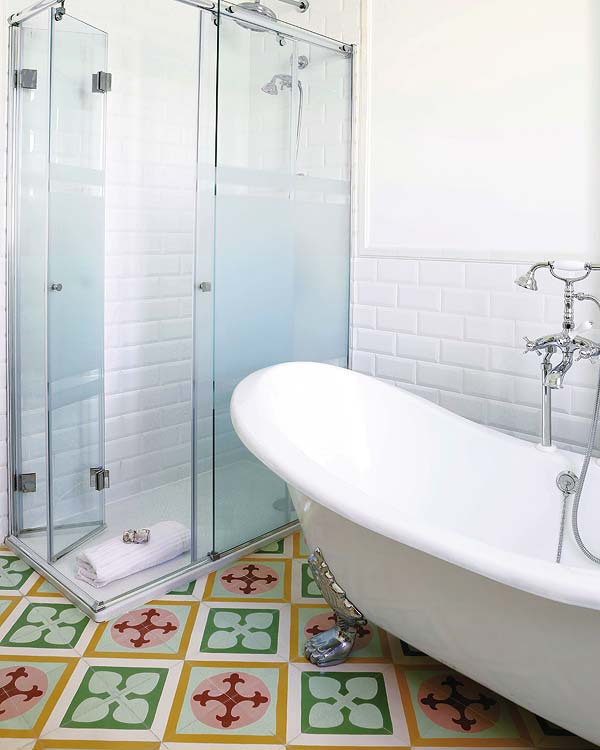 un piso alegre y colorido