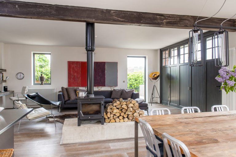 una antigua estación de ambulancias convertida en una casa familiar