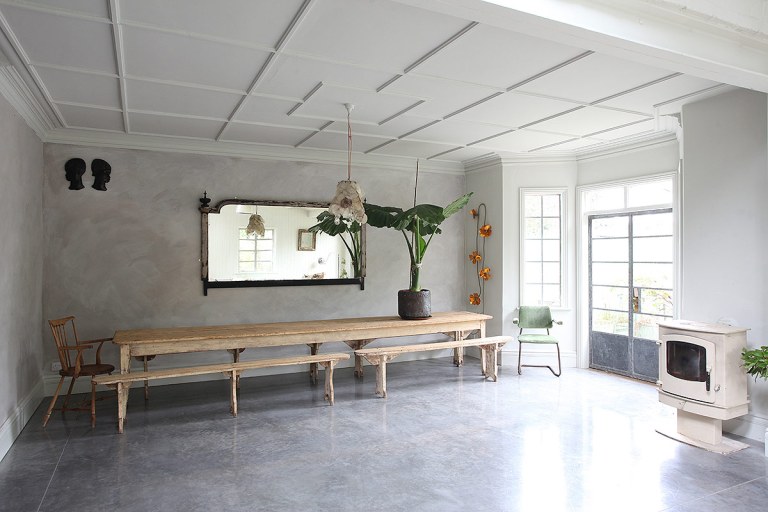 Una bucólica casa inglesa estilo vintage y toque chic 