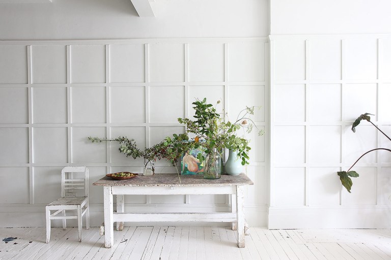 Una bucólica casa inglesa estilo vintage y toque chic 