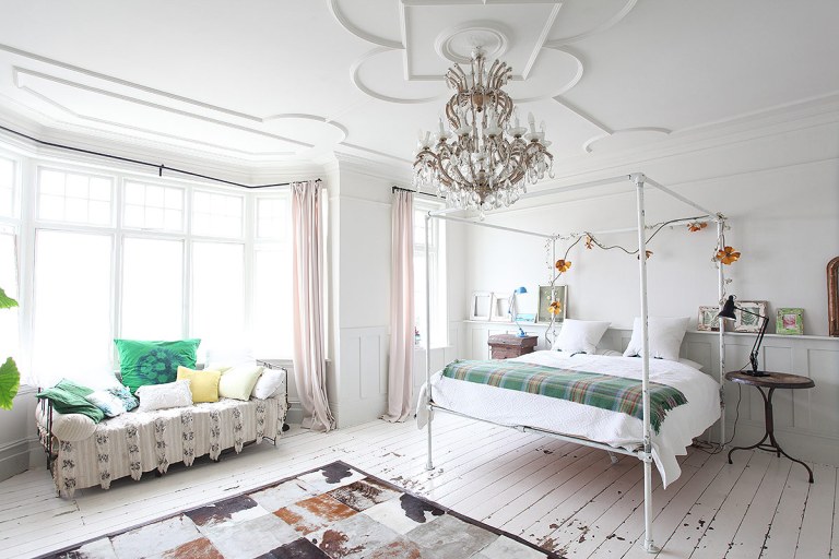 Una bucólica casa inglesa estilo vintage y toque chic 