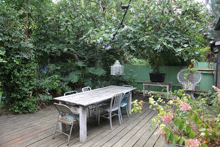 Una bucólica casa inglesa estilo vintage y toque chic 