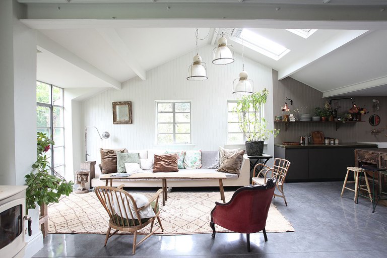 Una bucólica casa inglesa estilo vintage y toque chic 