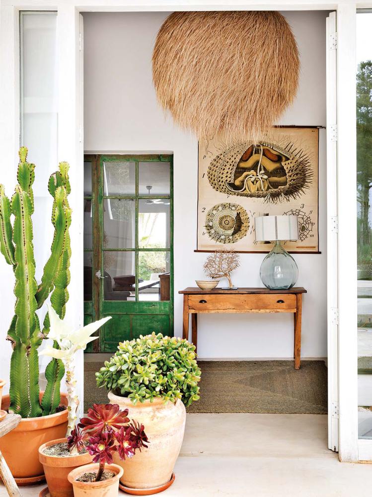 una casa en Ibiza con un estilo muy natural