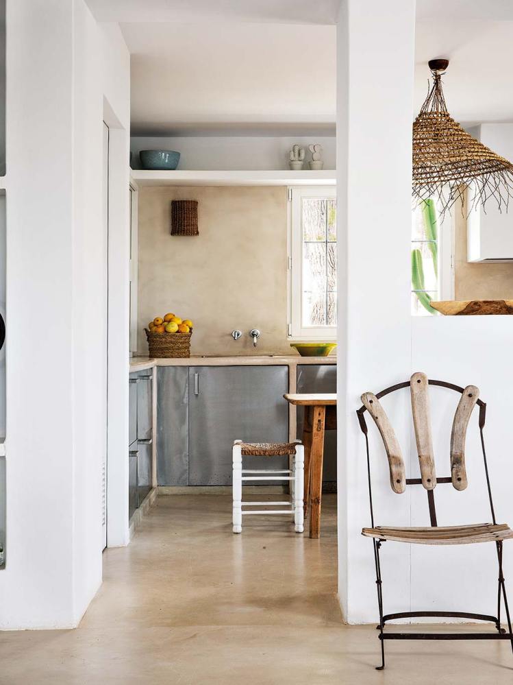 una casa en Ibiza con un estilo muy natural