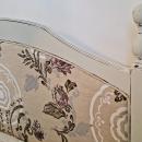 Cabecero de cama tapizado con motivo floral