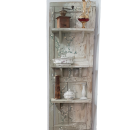 Estantería artesanal creada con puerta antigua 